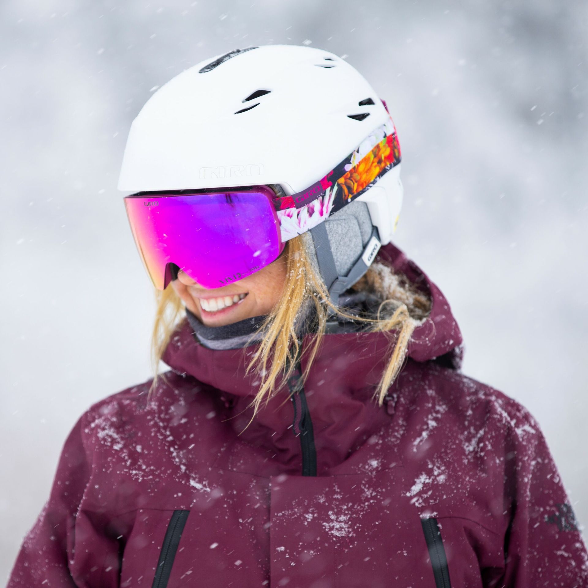 Prevent your snow goggles from fogging up so you can enjoy your adventure to the fullest extent!