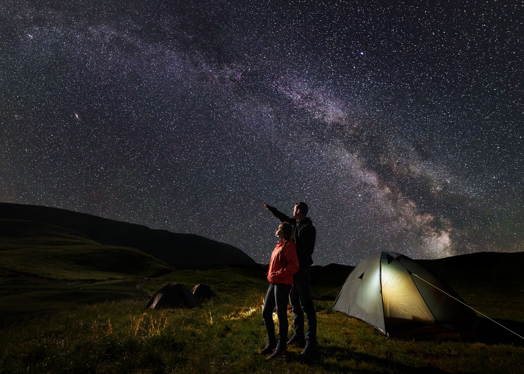 Romantic outdoor date ideas - stargazing!