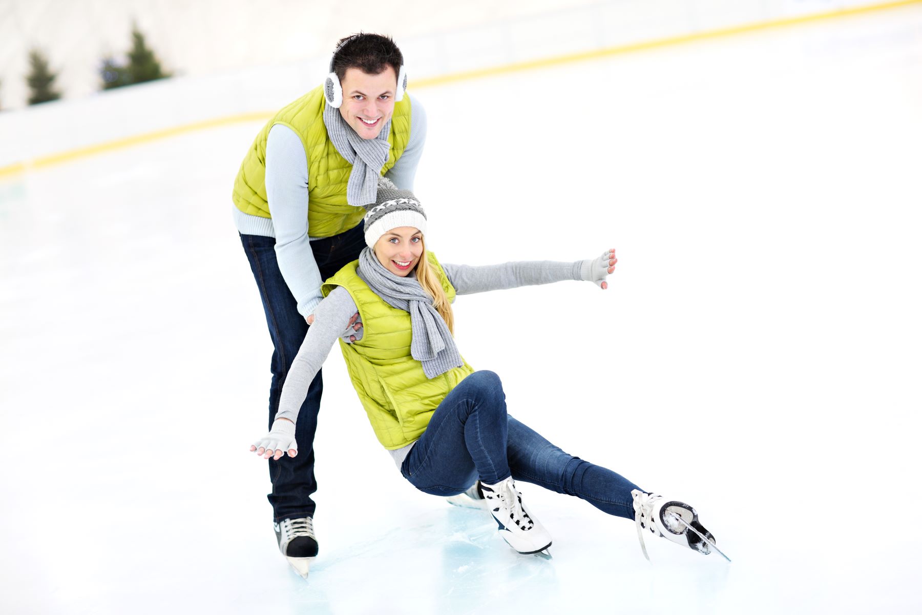 Ice skating is an unforgettable outdoor date!