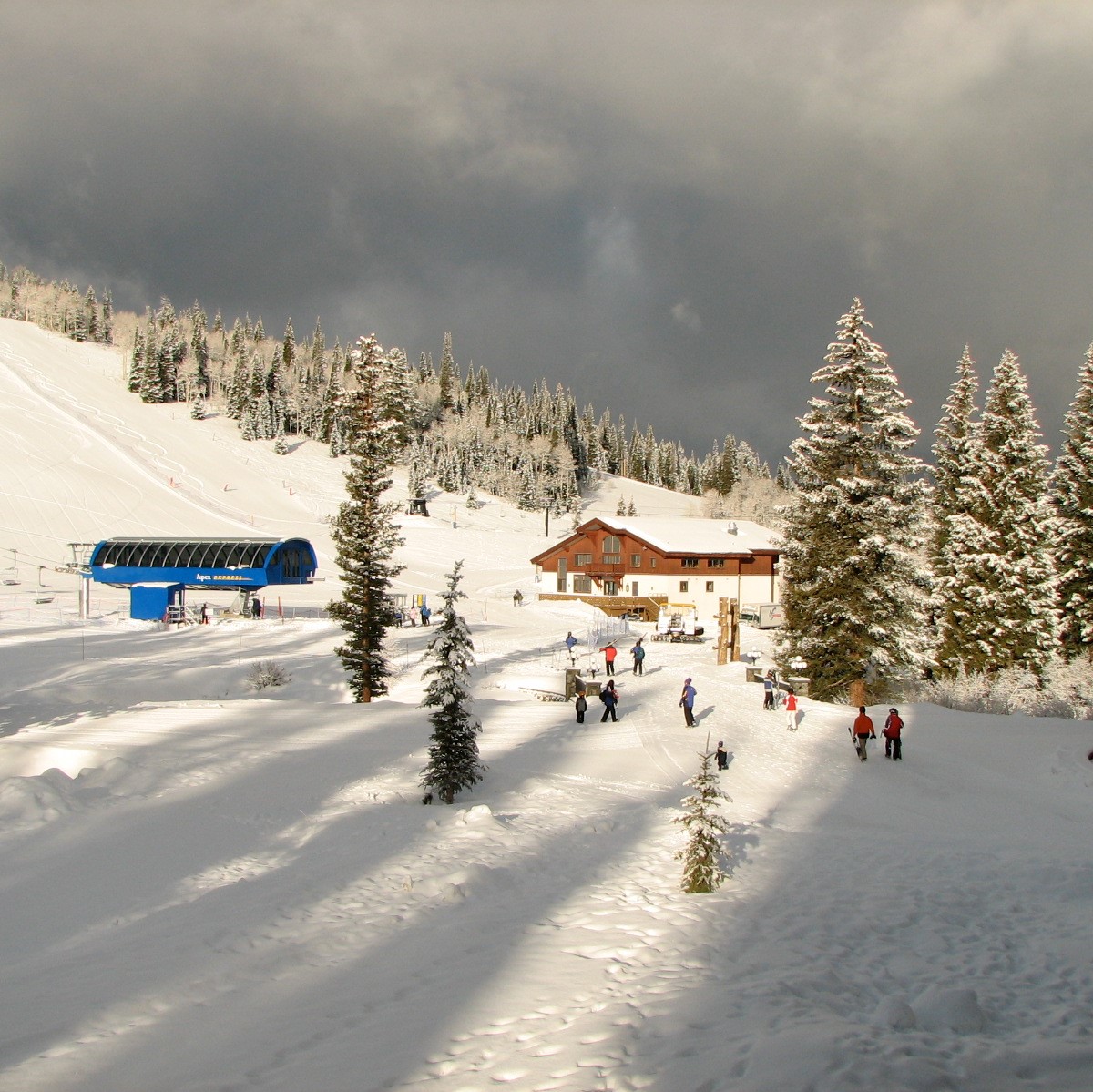 Solitude Mountain's opening day for skiing and snowboarding is November 11, 2022.