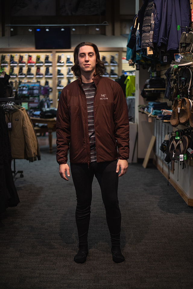 Made with a composite fabric that gives you a water-repellent finish in an insulated, breathable, and lightweight package, you'll stay warm in the Arc`teryx Men's Atom LT Jacket.