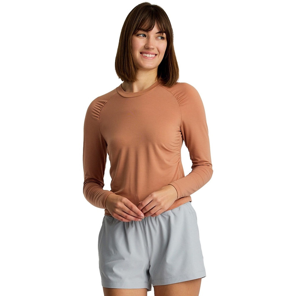 Free Fly Women's Elevate Lightweight Fitted Long Sleeve T Shirt
