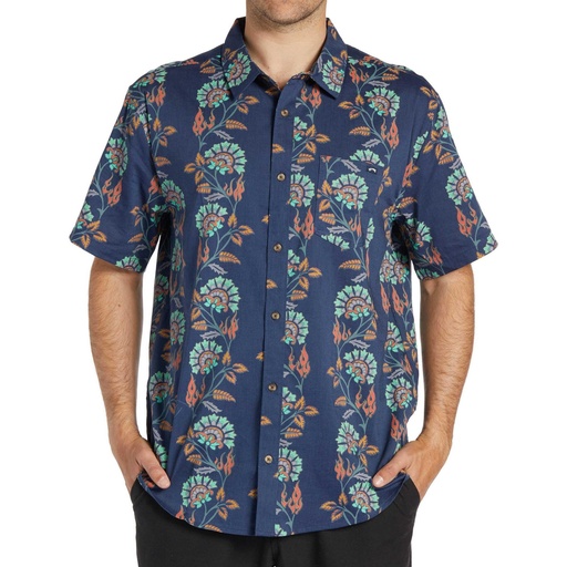 Billabong Men's Sundays Short Sleeve Shirt