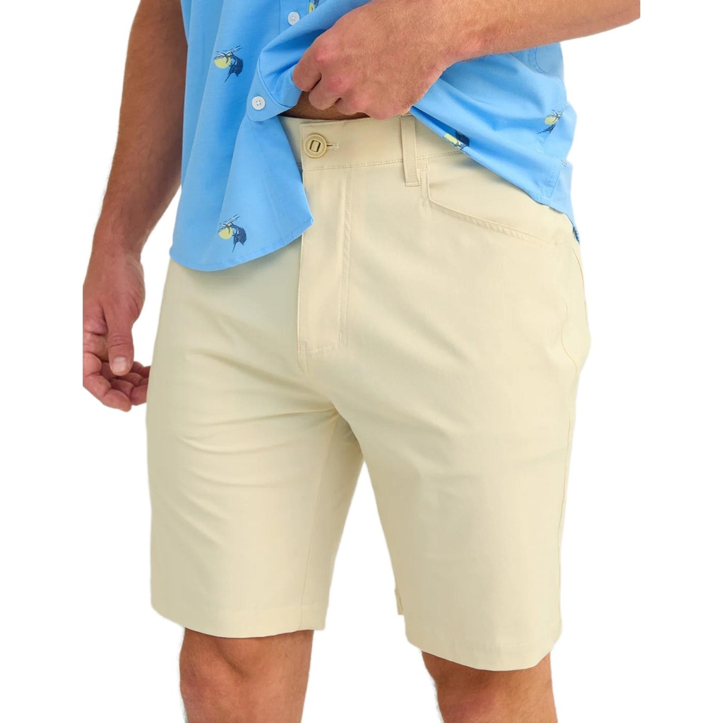 Huk Men's Kona 9 in Casual Shorts