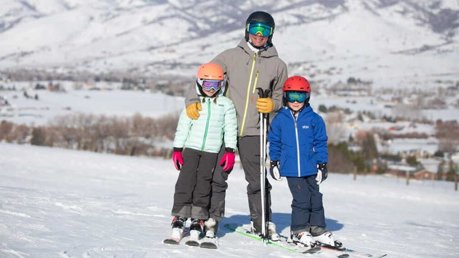 Photo of Family Skiing